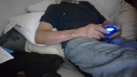 Snapshot of tellias1 chatting on 09/10/25, 10:37 tellias online show from 09/10/25, 10:37