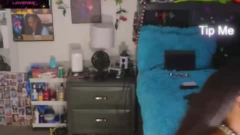 Gaia online show from 11/10/25, 05:06