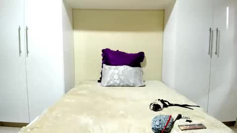 Snapshot of temptressqeen chatting on 03/11/25, 03:12 temptressqeen online show from 03/11/25, 03:12