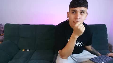 tender_dust online show from 10/27/25, 03:54