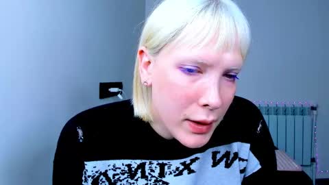 Kira online show from 11/16/25, 07:03