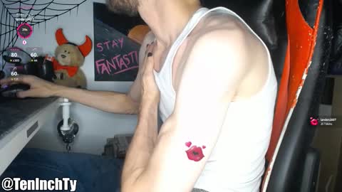 Snapshot of teninchty chatting on 10/10/25, 04:11 Ty online show from 10/10/25, 04:11