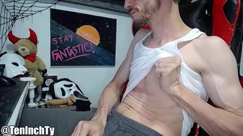 Snapshot of teninchty chatting on 10/27/25, 04:55 Ty online show from 10/27/25, 04:55