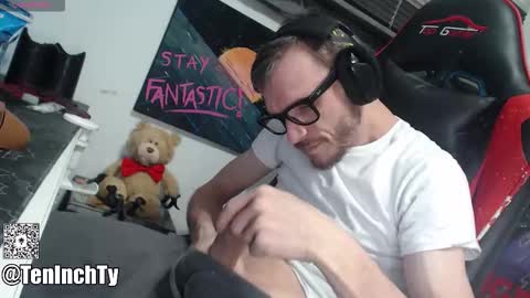 Snapshot of teninchty chatting on 11/18/25, 06:45 Ty online show from 11/18/25, 06:45