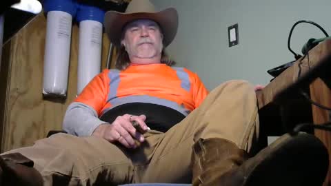 Snapshot of tennredneck chatting on 02/14/25, 04:15 Tennredneck online show from 02/14/25, 04:15