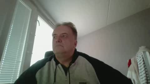 Snapshot of tero007 chatting on 10/09/25, 07:17 tero007 online show from 10/09/25, 07:17