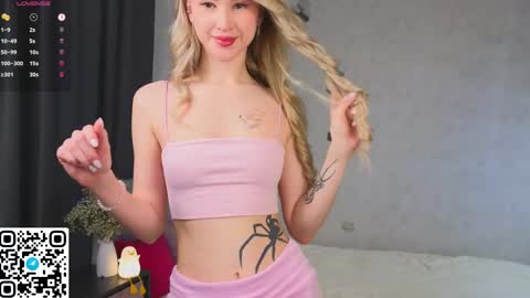 Snapshot of tesalune_ chatting on 03/10/25, 03:01 Tesa online show from 03/10/25, 03:01