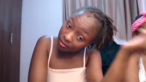 Snapshot of tess_tacy chatting on 02/05/25, 11:02 Tacy online show from 02/05/25, 11:02