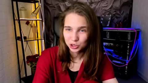 Tessa online show from 09/10/25, 06:24