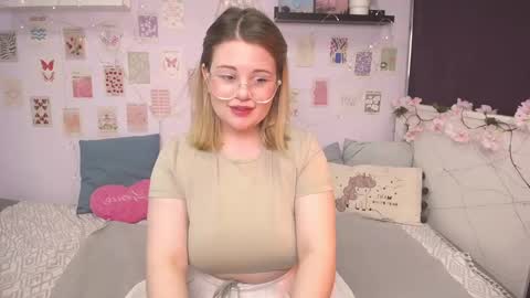 Snapshot of tesspleasure chatting on 01/27/25, 12:58 TESSA online show from 01/27/25, 12:58