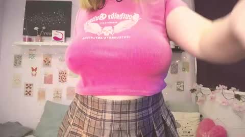Snapshot of tesspleasure chatting on 02/01/25, 04:46 TESSA online show from 02/01/25, 04:46