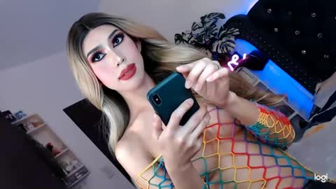 Snapshot of tgirl_adele chatting on 03/05/25, 09:37 Itsme tgirlAdele online show from 03/05/25, 09:37