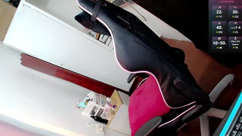 Snapshot of tgirljennie69 chatting on 01/27/25, 06:09 jennie online show from 01/27/25, 06:09
