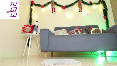 Snapshot of thais_dreams chatting on 12/14/24, 03:36 Thais online show from 12/14/24, 03:36
