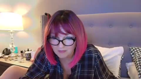 Snapshot of thaleiaquinn chatting on 10/13/25, 11:16 Thaleia Quinn online show from 10/13/25, 11:16