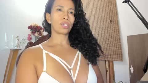 Snapshot of thali_gomex chatting on 09/10/25, 09:37 Thalia Gomex online show from 09/10/25, 09:37