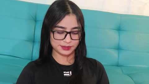 Snapshot of thalia_066 chatting on 12/30/24, 12:32 thalia online show from 12/30/24, 12:32