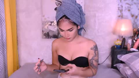 Thalia online show from 12/28/24, 08:37