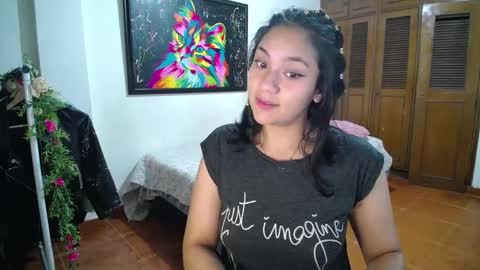 Snapshot of thaliacooper chatting on 12/28/24, 06:06 online show from 12/28/24, 06:06
