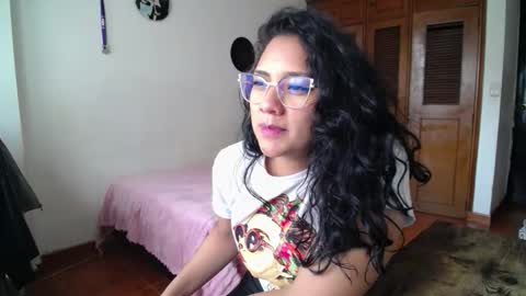 Snapshot of thaliacooper chatting on 09/11/25, 05:35 online show from 09/11/25, 05:35