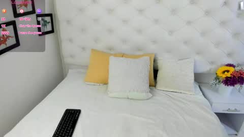 Snapshot of thaliia_gomez chatting on 03/08/25, 07:09 online show from 03/08/25, 07:09