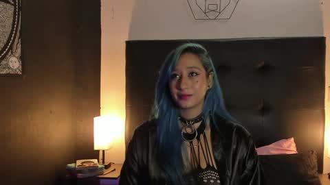 Snapshot of thamyjade chatting on 10/27/25, 02:37 Thamy online show from 10/27/25, 02:37