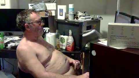 thang5545 online show from 10/18/25, 12:57