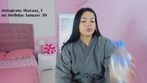 Snapshot of tharaaa_1 chatting on 01/17/25, 12:42 Independent model online show from 01/17/25, 12:42