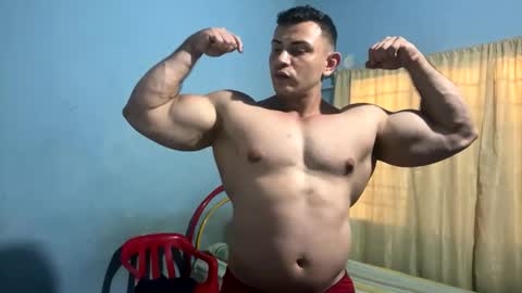 Snapshot of the_beastmuscle chatting on 02/09/25, 07:52 beast online show from 02/09/25, 07:52