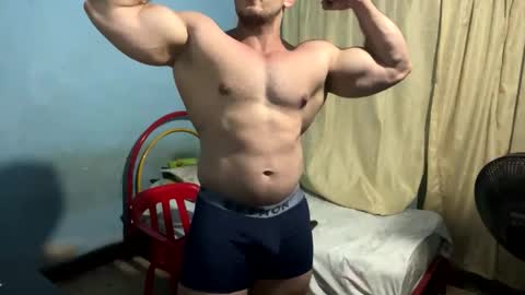 Snapshot of the_beastmuscle chatting on 02/20/25, 02:40 beast online show from 02/20/25, 02:40