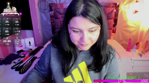 Snapshot of the_cat_girl_ chatting on 12/18/24, 12:32 i am Cat online show from 12/18/24, 12:32