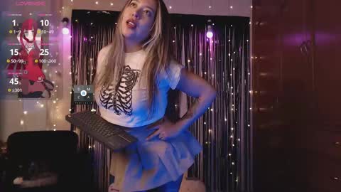 Snapshot of the_crazy_latina chatting on 10/16/25, 01:17 Giovanna online show from 10/16/25, 01:17