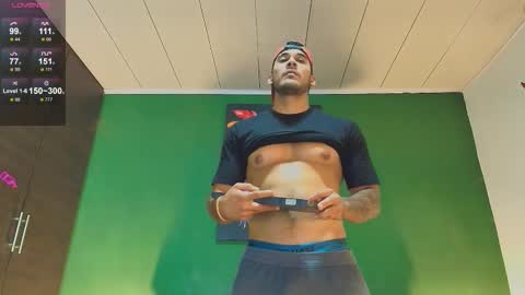 Snapshot of the_golden_boys chatting on 10/31/25, 12:22 SCOTT THEO KAMERON GENDERSON online show from 10/31/25, 12:22