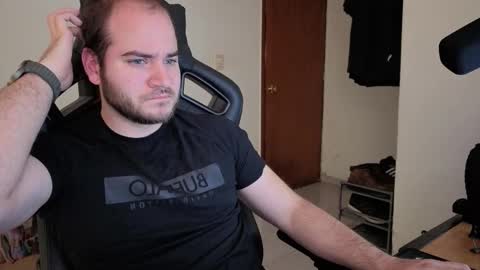 Snapshot of the_king74 chatting on 11/05/25, 10:54 the_king74 online show from 11/05/25, 10:54