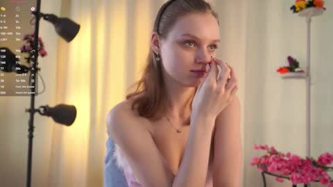 Snapshot of theadrewett chatting on 10/17/25, 04:15 Emma online show from 10/17/25, 04:15