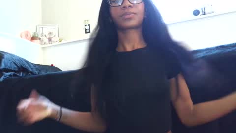 Snapshot of theangelbabyyy chatting on 11/23/25, 05:46 theangelbabyyy online show from 11/23/25, 05:46