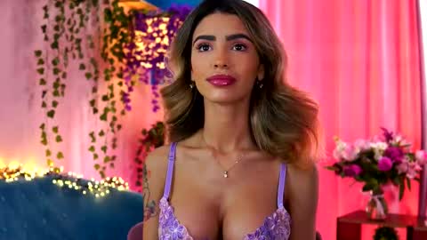 Snapshot of theayanna chatting on 10/18/25, 09:21 Ayana online show from 10/18/25, 09:21