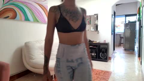 Snapshot of thebadwolf818 chatting on 09/16/25, 08:10 thebadwolf818 online show from 09/16/25, 08:10