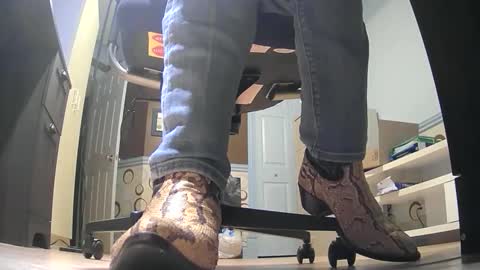 thecowboy_74 online show from 10/25/25, 03:36