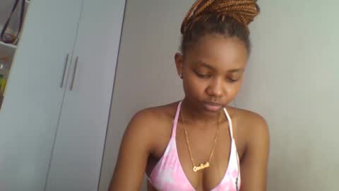 Snapshot of theequinn chatting on 02/26/25, 05:28 theequinn online show from 02/26/25, 05:28