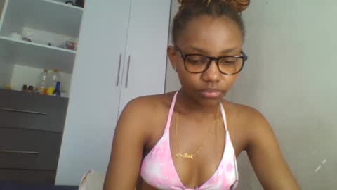 Snapshot of theequinn chatting on 02/26/25, 11:37 theequinn online show from 02/26/25, 11:37