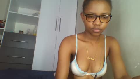 Snapshot of theequinn chatting on 02/28/25, 02:53 theequinn online show from 02/28/25, 02:53