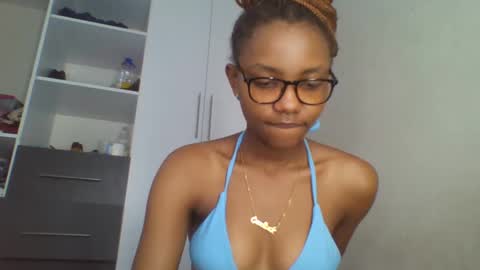 Snapshot of theequinn chatting on 03/04/25, 05:45 theequinn online show from 03/04/25, 05:45