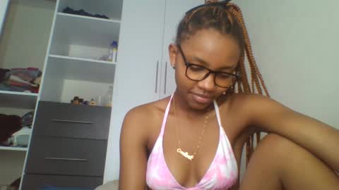 Snapshot of theequinn chatting on 03/05/25, 01:06 theequinn online show from 03/05/25, 01:06