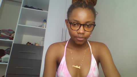 Snapshot of theequinn chatting on 03/05/25, 04:13 theequinn online show from 03/05/25, 04:13