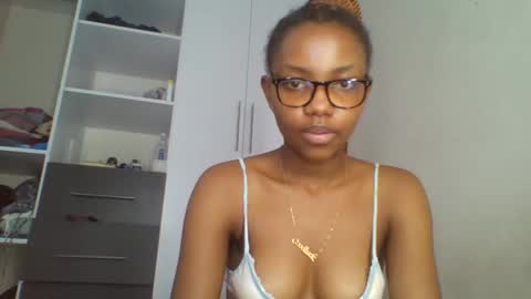 Snapshot of theequinn chatting on 03/06/25, 05:33 theequinn online show from 03/06/25, 05:33