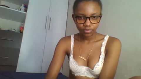 Snapshot of theequinn chatting on 03/07/25, 04:11 theequinn online show from 03/07/25, 04:11