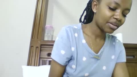 Snapshot of theequinn chatting on 09/23/25, 02:09 theequinn online show from 09/23/25, 02:09