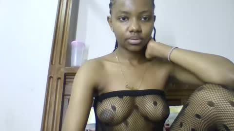 Snapshot of theequinn chatting on 10/02/25, 08:10 theequinn online show from 10/02/25, 08:10