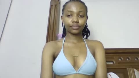 Snapshot of theequinn chatting on 10/17/25, 07:11 theequinn online show from 10/17/25, 07:11